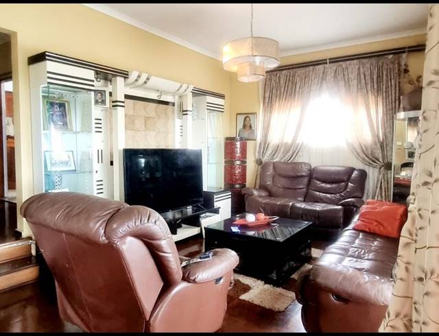 4 BEDROOM HOUSE FOR SALE IN MONTCLAIR